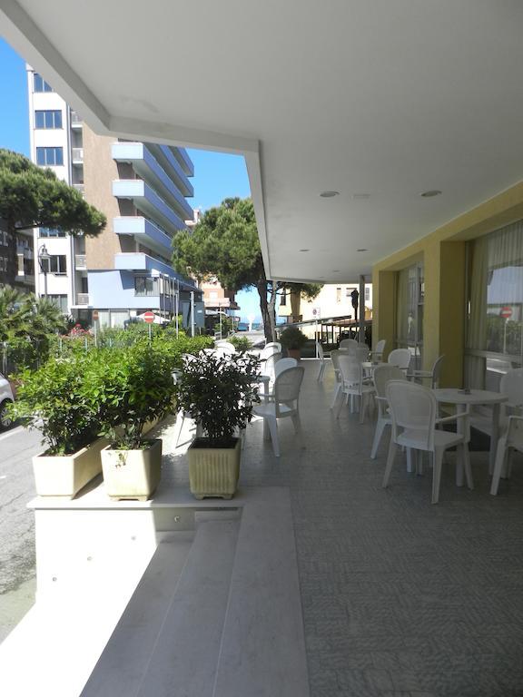 Hotel Michelangelo Bellaria – Igea Marina Kültér fotó